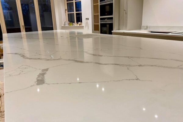 Roktops Worksurfaces LTD | Gallery | Quartz Worktops | Quartz worktop island