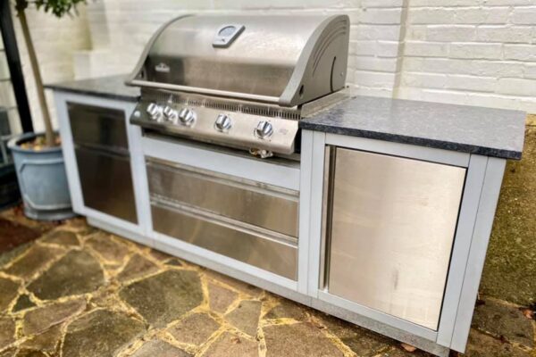 Roktops Worksurfaces LTD | Barbecues & Outdoor Kitchens | Stone Worktops | Stone worktop outside with built in barbecue